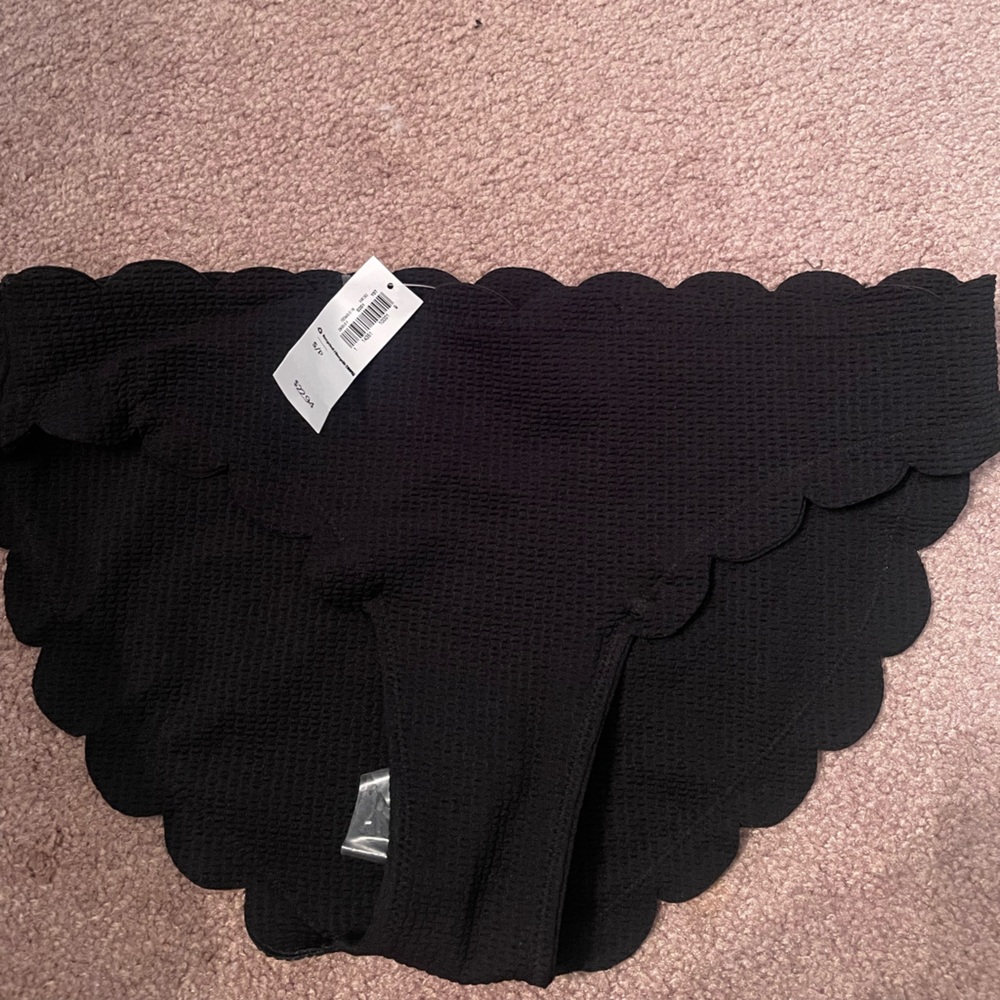 NWT Old Navy scallop swim bottoms
